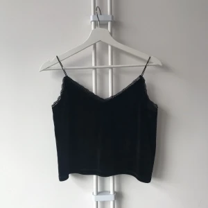  - Kort linne i sammet från HM.  Aldrig använd :) 