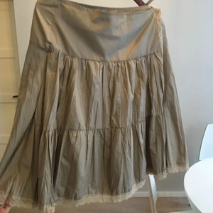  - Beautiful skirt to a blouse or regular top 🌸 