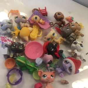  - 15st petshops med tillbehör,nyskick