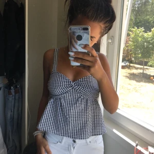  - Jättefint linne från Hm, knappt använt.