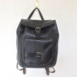  - Ryggsäck i äkta läder.