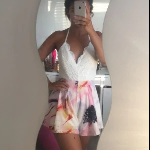  - Somrig Playsuit endast testad storlek XS passar även en s