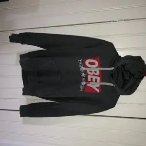 Obey Hoddie i fint skick