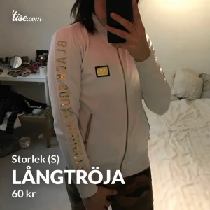 Lång tröja - Aldrig använd! 👉Tryck på chatta och skriv att du vill köpa. Inget budkrig utan först till kvarn. Betalning sker via Swish.    📦Skickas mot spårbar frakt! Fraktkostnad får du reda på när du vill köpa. #set 