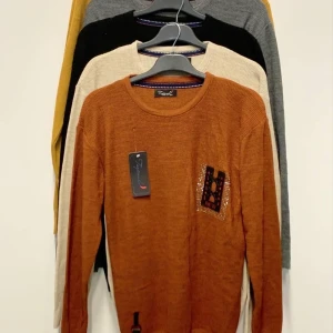 Nya tröjor  - Nya tröjor i olika färg 