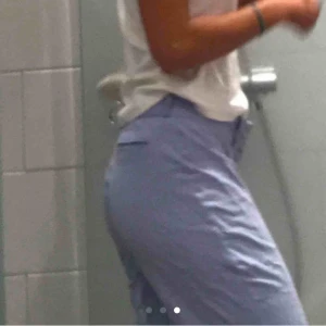  - Super snygga kostymbyxor. Orginalpris 1000 kr då det är märket pepe jeanse😘riktigt snygga lite korta på mig som är 166 