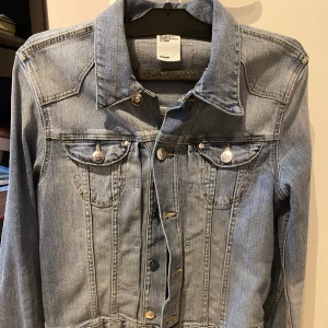 Jeansjacka - Jättefin jeansjacka i storlek 36😍  
