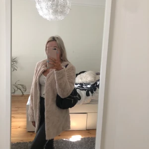 Pälskappa  - Fin kappa fråm Vero moda, nypris 600kr, mitt pris 150kr, storlek xs/ s 