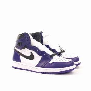  - Säljer dessa Air Jordan 1 Court Purple high i storlek 40. Helt nya med tags, slutsålt överallt. Finns i stockholm eller frakt på din bekostnad