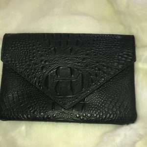 Läder handväska - Fin läderhandväska. Köpt i Turkiet för 500kr Knappt använd (köparen står för frakten)