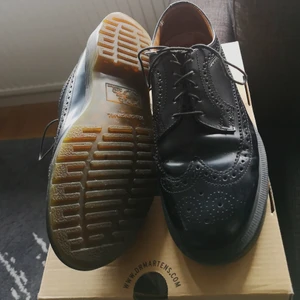Dr Martens, Brogues 39 - Very good condition, Black, leather. UK6, EU39