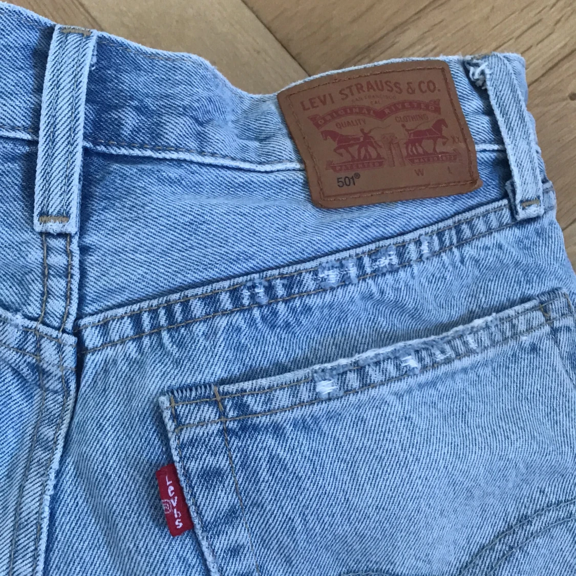 Superfina Levisshorts i nyskick - 91