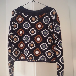 Virkad tröja - Virkad tröja från Zara, väldigt sparsamt använd. Storlek small, passar även medium
