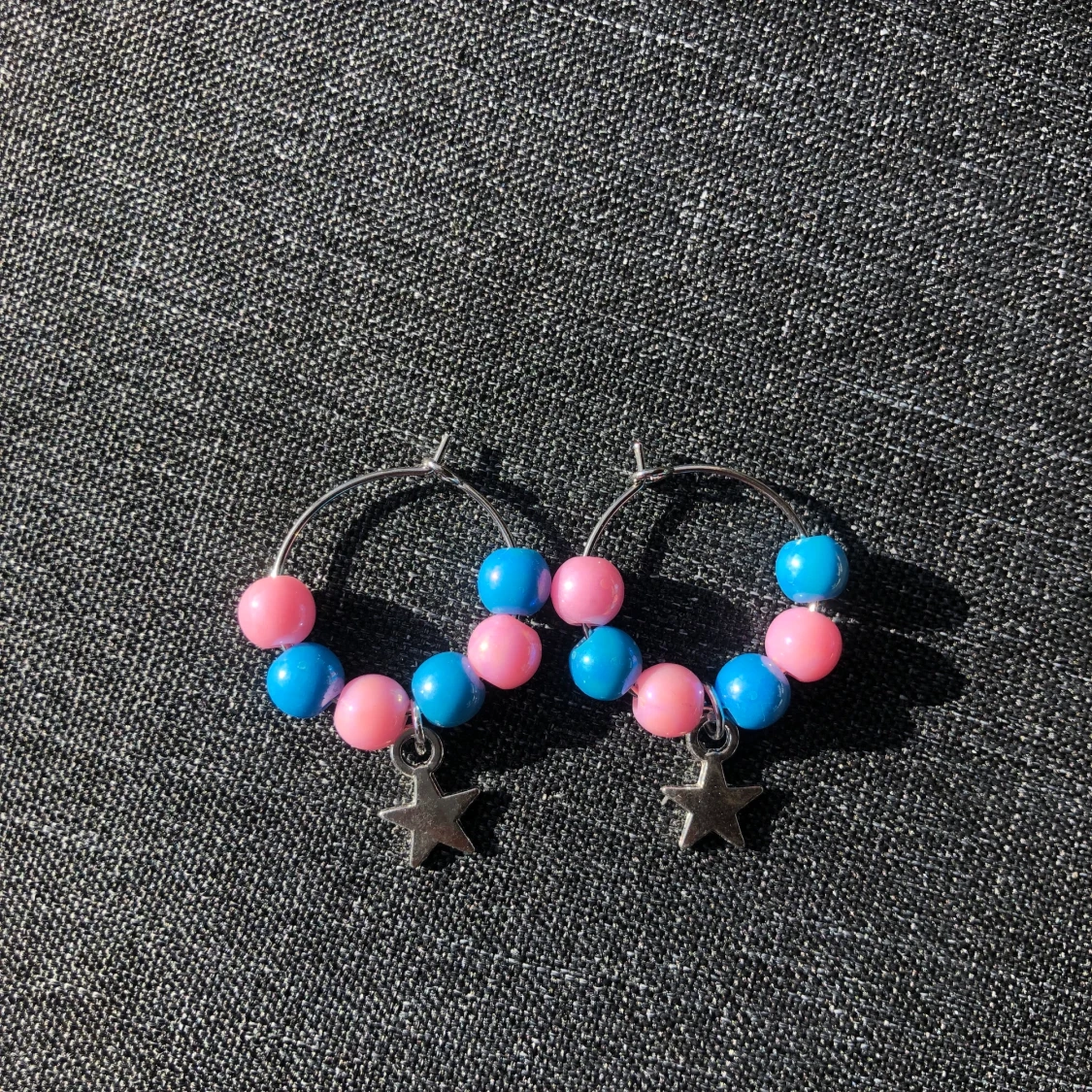 Örhängen med pärlor och stjärnor💕💙🌟
