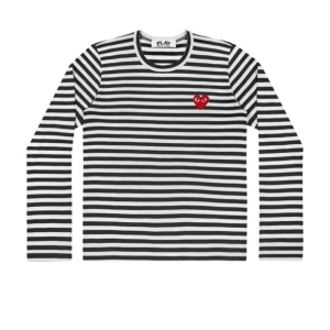 COMME DES GARCONS PLAY striped t-shirt - Säljer nu min fina tröja från CDG. I storlek S men passar även xs och m 🤍 använd under 5 gånger, alltså nästan som ny. Köptes för 1400kr. Buda i kommentarerna. Köparen står för frakt ☺️ !!!Säljer för 600kr vid snabb affär!!! 