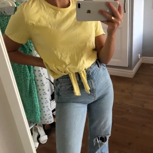 T-shirt  - T-shirt från Zara. Snygg och väldigt fin färg. Storlek S. 50kr + frakt 💛