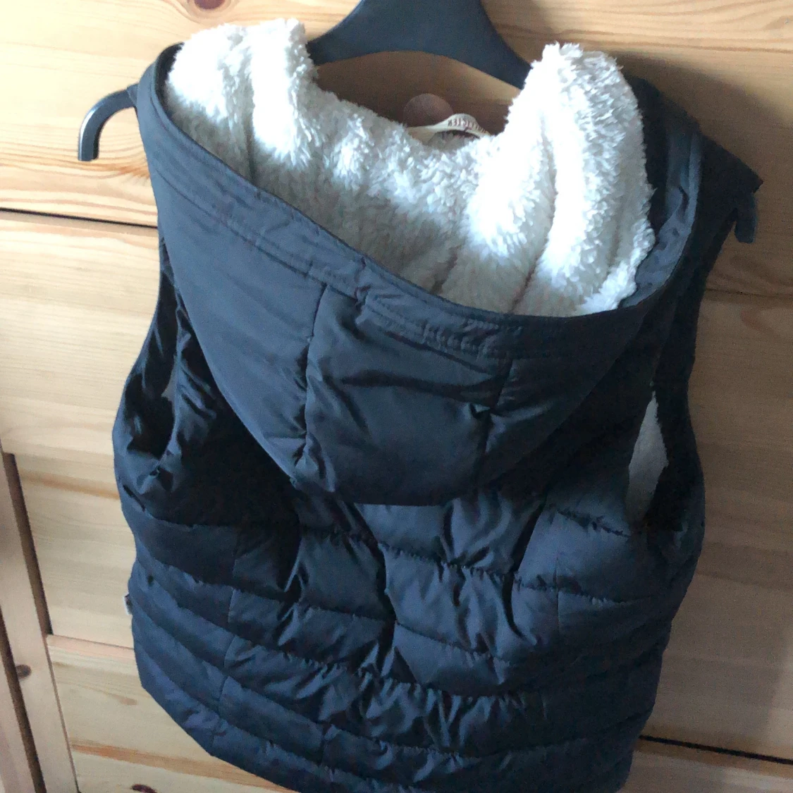 Hollister väst - 90