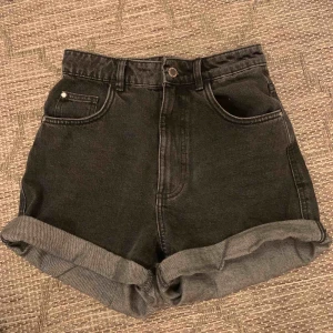  - Söta shorts från Zara i nyskick, endast använda 1 gång