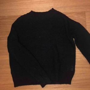  - Svart stickad tröja från lager 157, superfint skick😊 inte använd många gånger