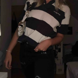  - skitsnygg vintage sailracing piké 🧢🧢🧢 funkar på XS-M. frakten är inräknad i priset 💓💓