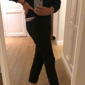  - Världens finaste, skönaste och mest underbara kostymbyxor till salu. Köpta på zara förra året, säljs pga försmå. Skick: 9/10! Kontakta mig om fler bilder önskas! ❤️❤️