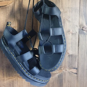 Dr Martens sandals lace up - Worn once
