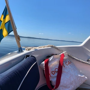 Tygkasse - Tygkassarna finns i 8 olika tryck. Gratis frakt i hela landet. 1 för 149kr. 2 för 249kr. 3 för 299kr. Har dragkedja och ett innerfack med dragkedja. Skicka ett meddelande för att köpa. Betalning sker via swish. @tygkassen på instagram❤️🧡💛💚💙💜