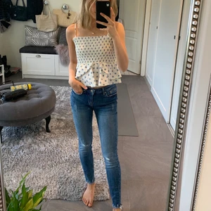 Jeans från Zara i 34!💙 - Såå snygga!