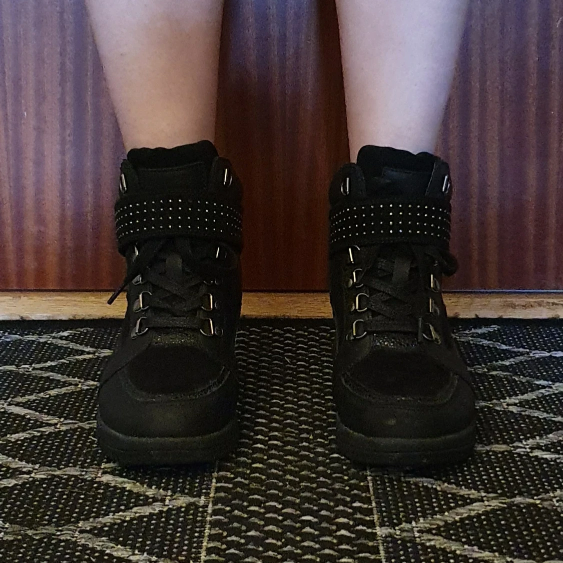 Högklackade speakers. Stl 37 - 90