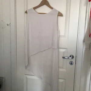 Toppen  - Oanvänd. 60+frakt 