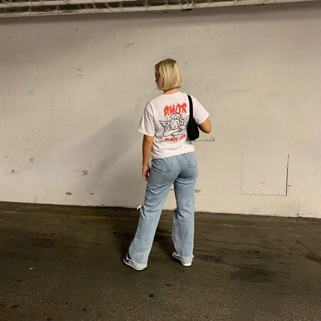 ”Amor” Unisex T-shirt - 91