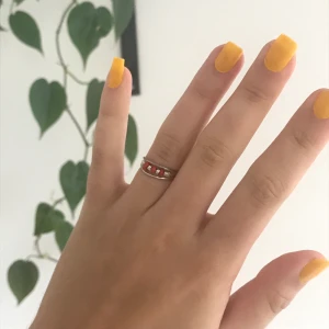 Ring silver med pärlor  - Söt ring som går att justera. Frakt 11kr. 