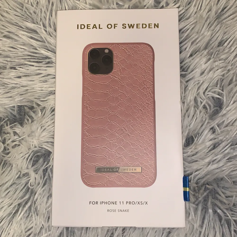 Säljer mitt oanvända skal från ideal of Sweden! . Accessoarer.