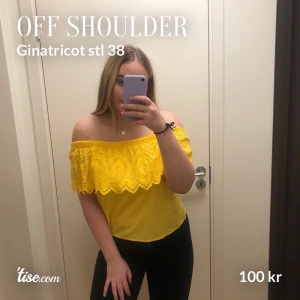 Off shoulder topp - Slutsåld topp från Gina köpt förra sommaren. Säljer pga jag inte tycker jag passar i färgen