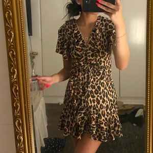 Klänning bohoo - Klänning från bohoo aldrig andvänd storlek xs/s