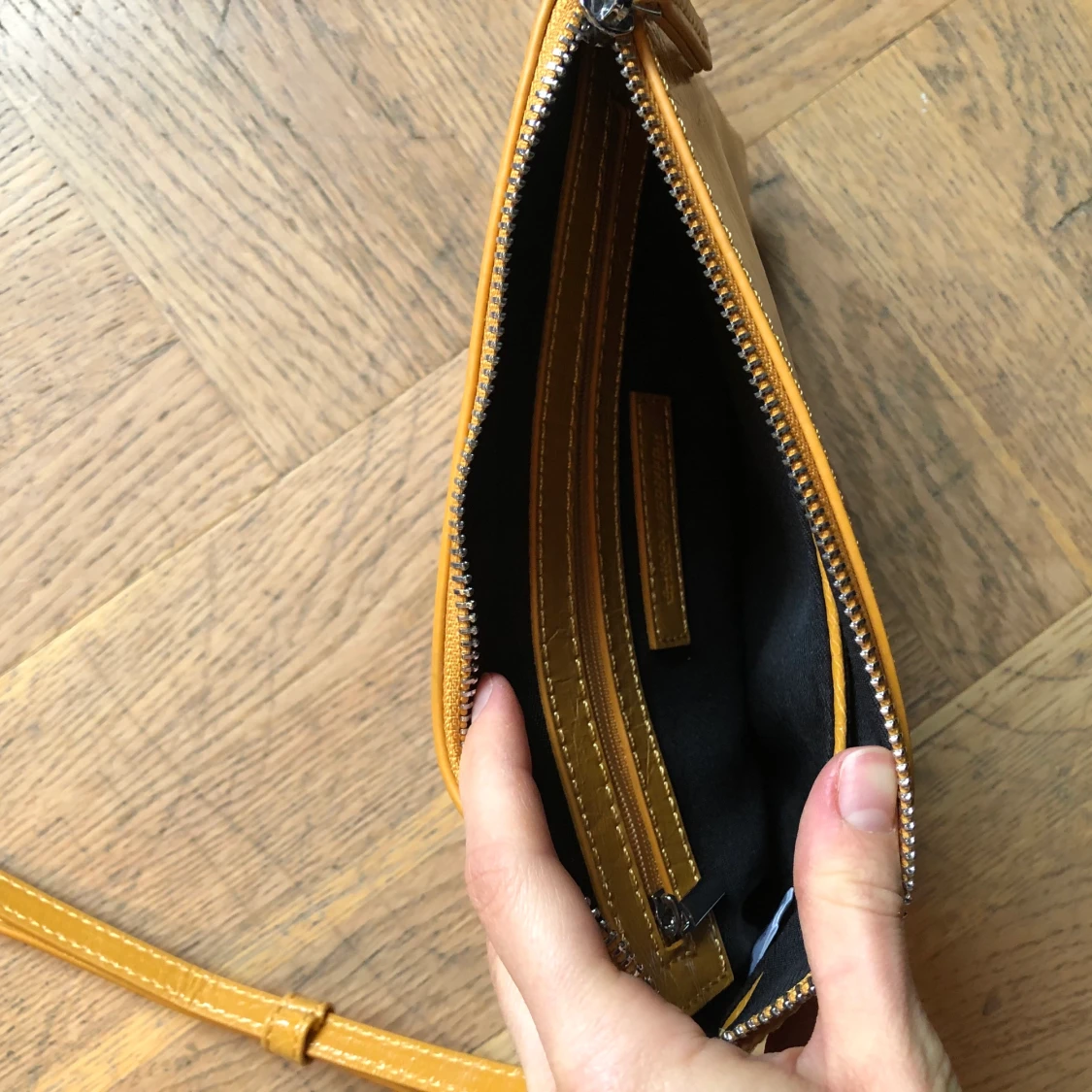 Axelbandsväska - 90