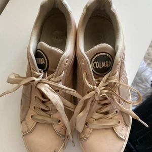 Colmar skor - Superfina Colmar skor, kommer göras rent innan osv. Pris kan diskuteras, Nypris 1400kr      (KOSTNADEN PÅ FRAKTEN ÄR OKLAR)