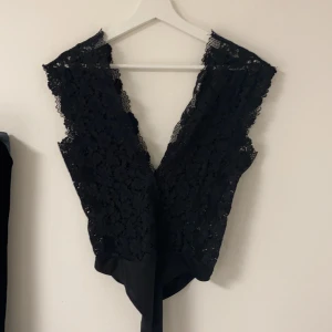 Body från zara - Jättefin body ifrån zara men spets. Använd ungefär 3 gånger på fester. 