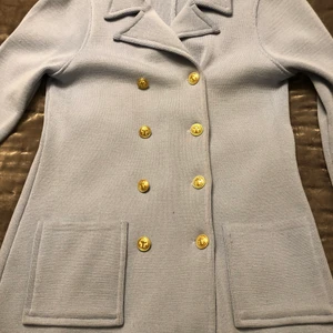 Busnel Victoria stl 44 - Fin kavaj/ tröja ljusblå Busnel. Passar 38-44. Nypris 4900. Pris 1950, ej kemtvättad.