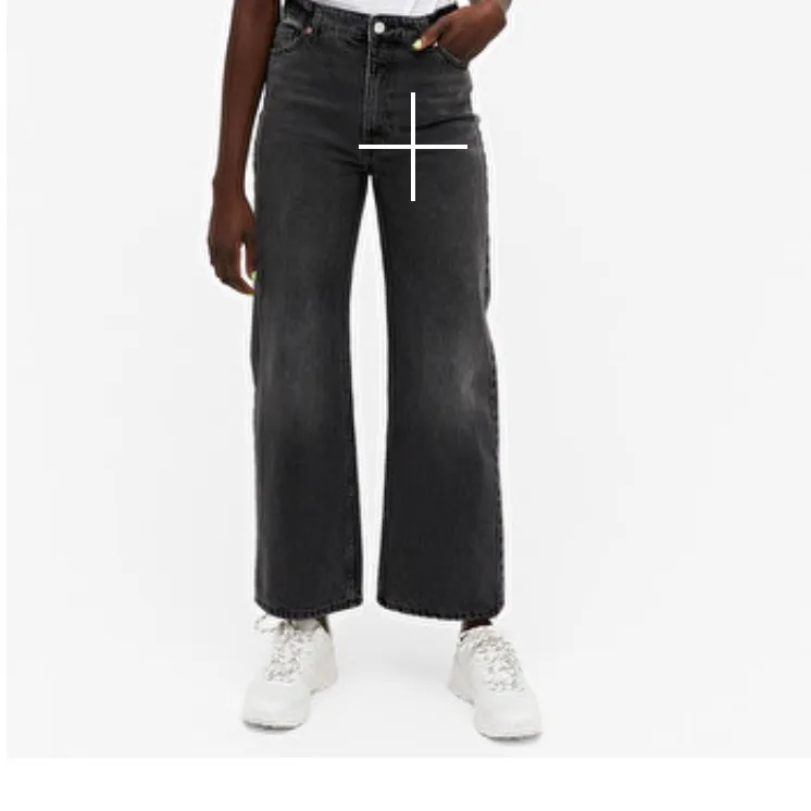 Jeans från monki modell yoko cropped storlek 29, använda en gång samt tvättade. Köpta för 400 säljer för 250, pris kan diskuteras. . Övrigt.