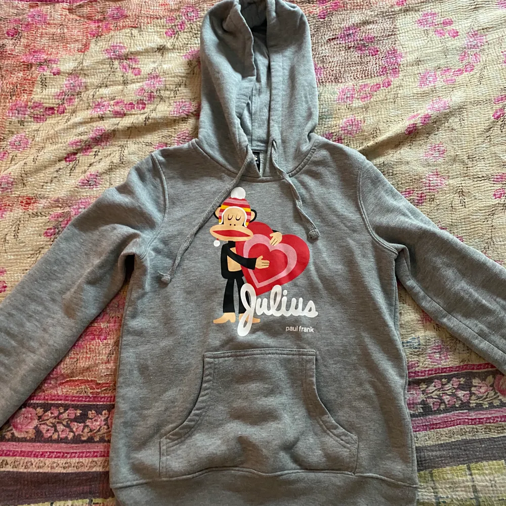 in pretty good condition, i bought it secondhand but have not worn it cause it is unfortunately too small for me. . Hoodies.