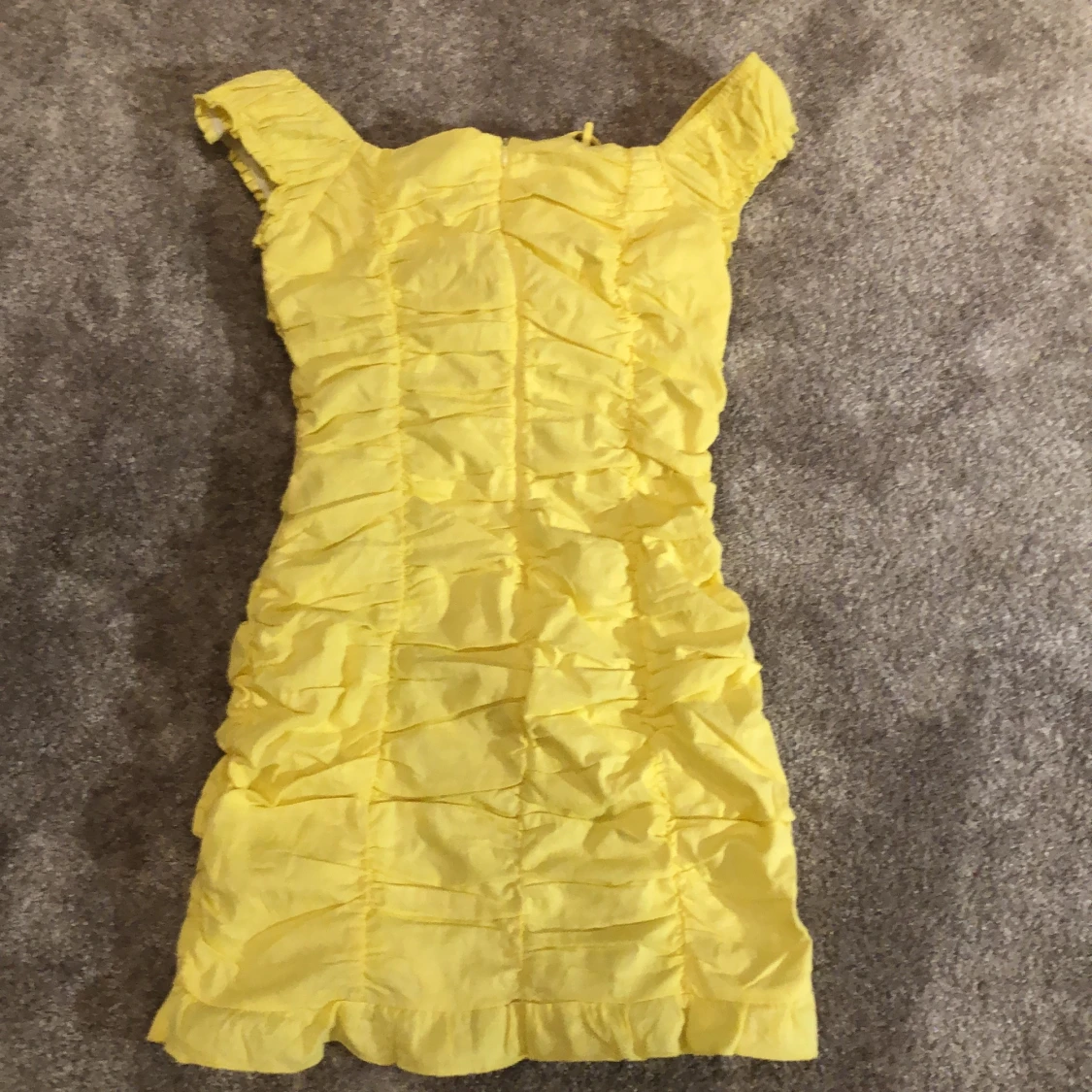 Gul klänning strl xs - 90