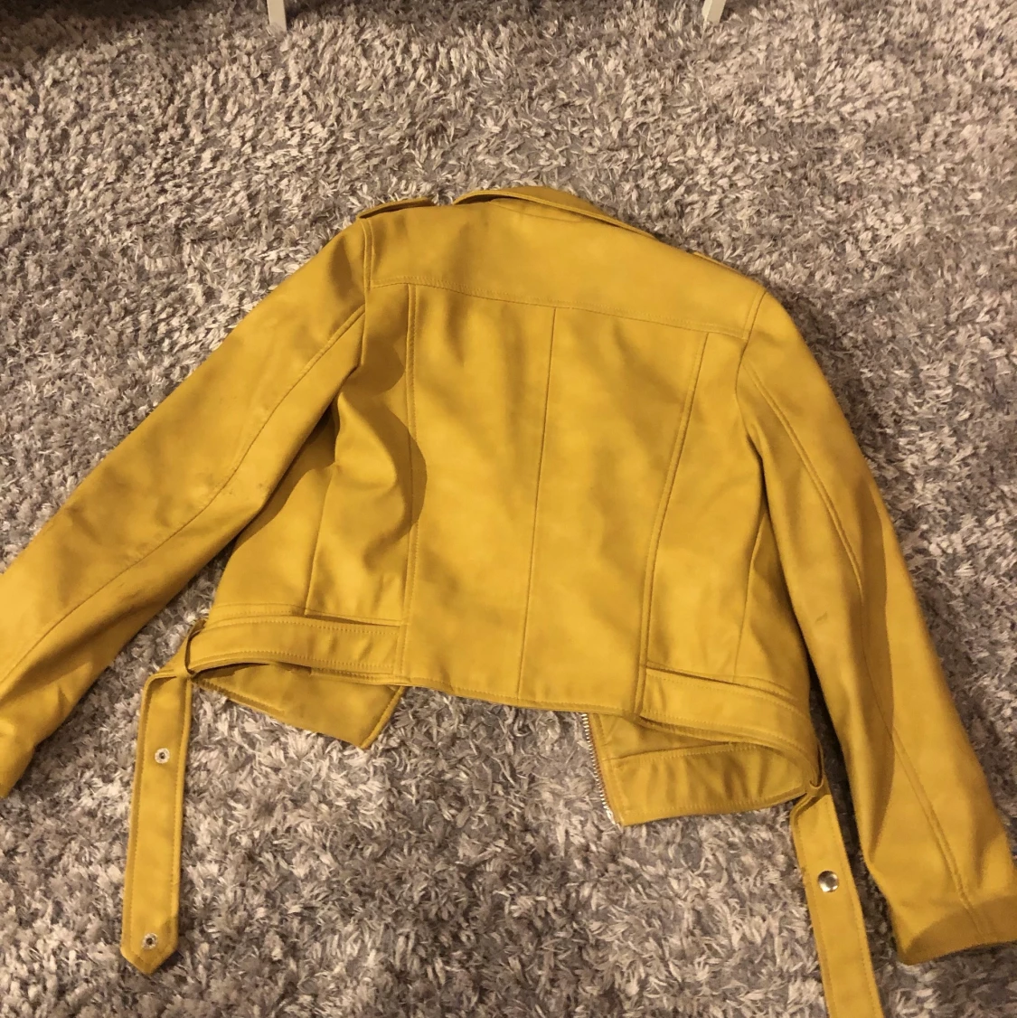 Skinnjacka gul storlek S - 90