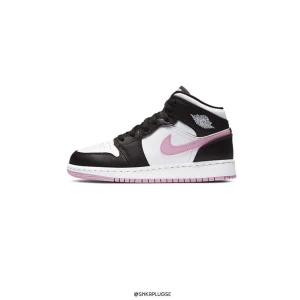 Nike air Jordan 1 mid arcitc pink - Hej, jag har dessa Nike air Jordan 1 mid arctic pink. Alla är helt nya i box och kvitto finns på alla paren. De storlekar jag har är: 38  1999kr inklusive frakt 😊