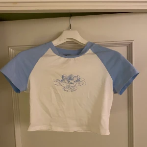 Topp  - Söt topp från SHEIN. 40 kr + frakt tillkommer