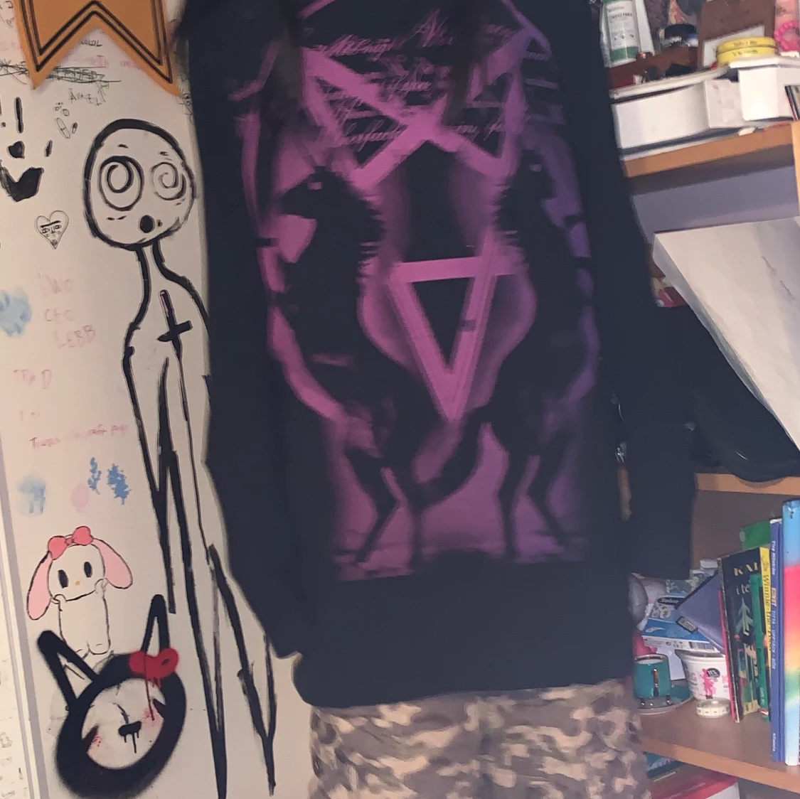 Svart tröja med pentagram - 90