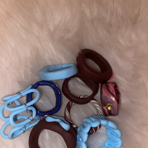 Trendiga ringar:)) - Trendiga ringar gjorda av fimolera:))