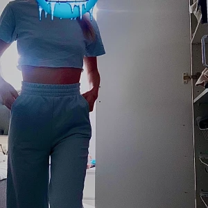 Blå mjukisdress St s - Säljer min superbekväma mjukisdress , knappt använd då byxorna är lite för långa för mig.