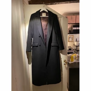 Kappa rock svart ull maxi - Använd ett fåtal gånger. Storlek XS-S. Kan mötas upp i Göteborg eller frakta.