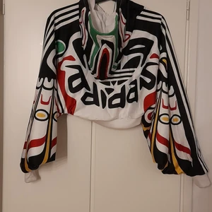 Adidas Special edition hoodie - Is a really special adidas short jacket, if you put up your arms wings will show up!